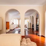 Villa The Orange House, By Op Boaventura