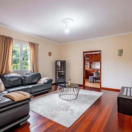 The Orange House, By Op Villa *