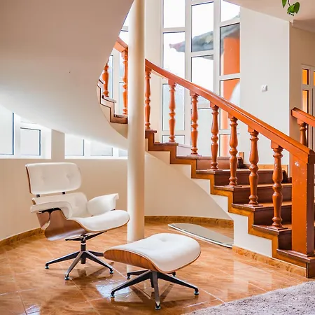 Villa The Orange House, By Op *