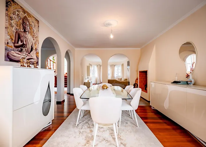 The Orange House, By Op Villa