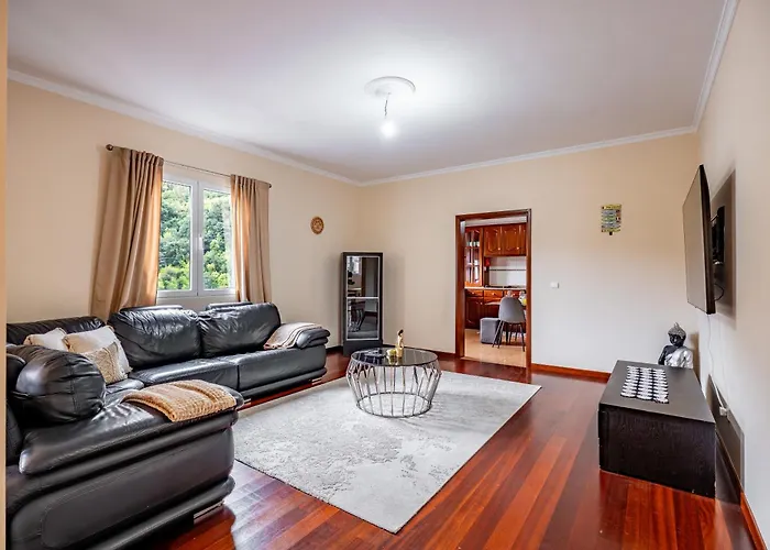 The Orange House, By Op Villa *