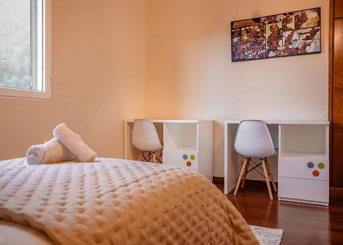 The Orange House, By Op Villa Boaventura