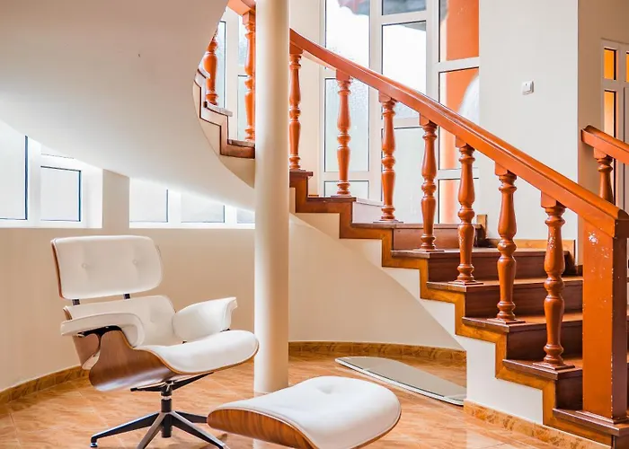 Villa The Orange House, By Op *