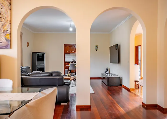 The Orange House, By Op Villa