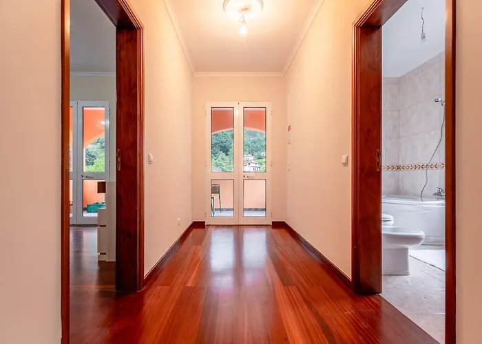 The Orange House, By Op Villa